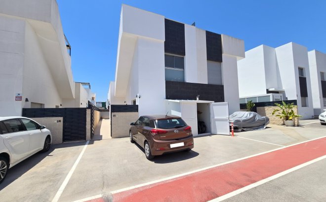 Herverkoop - Villa -
Ciudad Quesada - Costa Blanca