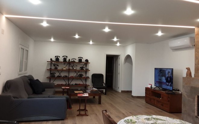 Resale - Villa -
San Miguel de Salinas - Inland