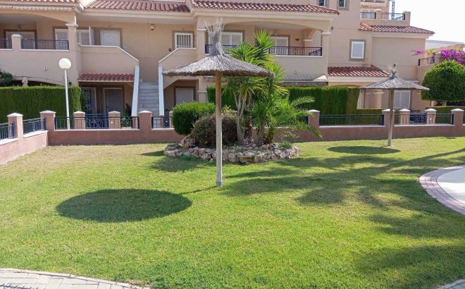 Herverkoop - Town House -
Mil Palmeras - Costa Blanca