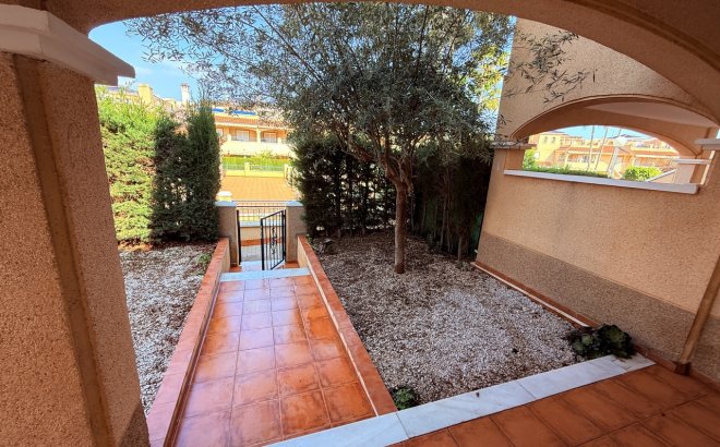 Herverkoop - Town House -
Mil Palmeras - Costa Blanca