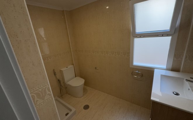 Herverkoop - Town House -
Mil Palmeras - Costa Blanca