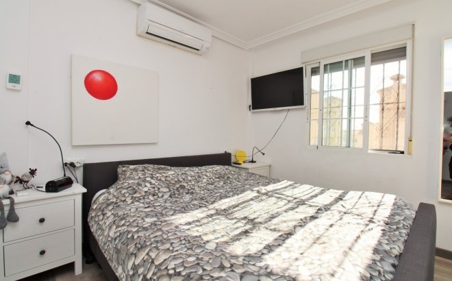 Revente - Town House -
Villamartin - Costa Blanca