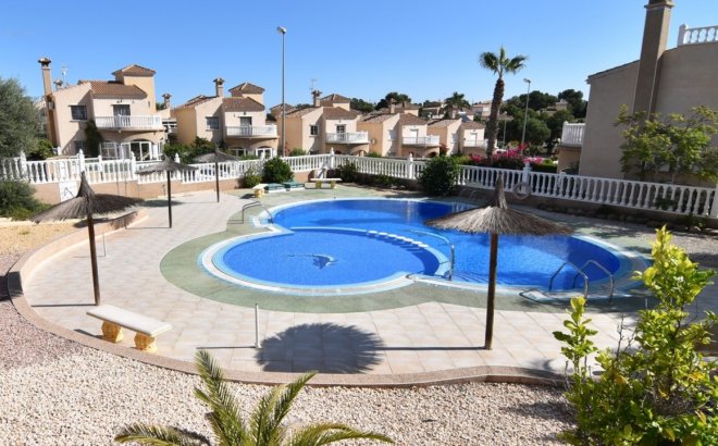 Revente - Town House -
Villamartin - Costa Blanca