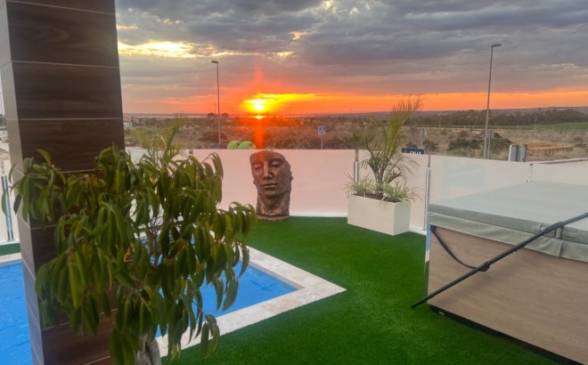 Herverkoop - Villa -
Los Montesinos - Costa Blanca