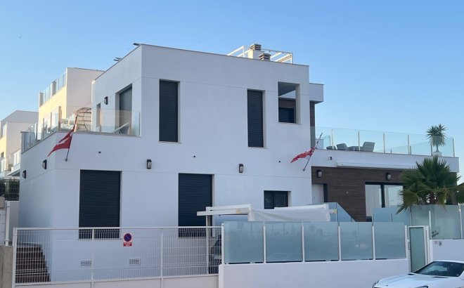 Herverkoop - Villa -
Los Montesinos - Costa Blanca