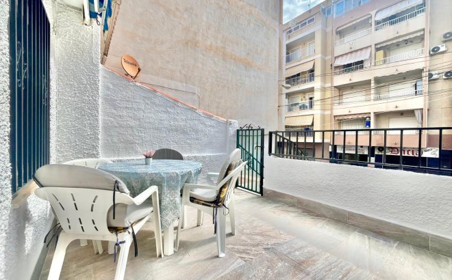 Herverkoop - Appartement -
Torrevieja - Playa de los Locos
