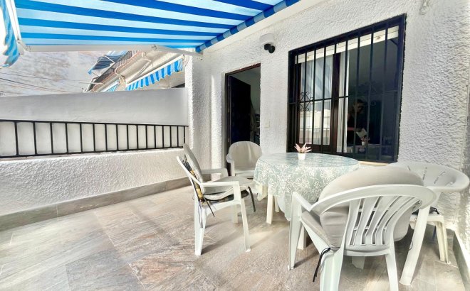 Herverkoop - Appartement -
Torrevieja - Playa de los Locos