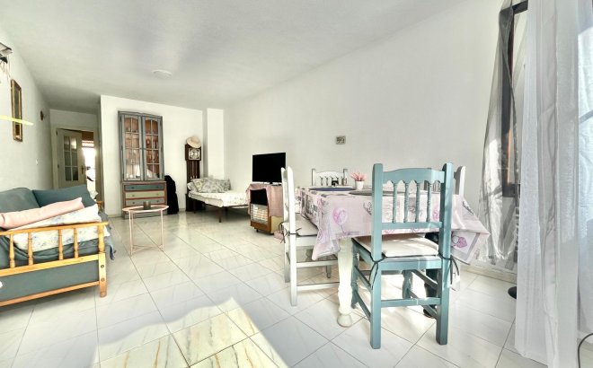 Herverkoop - Appartement -
Torrevieja - Playa de los Locos