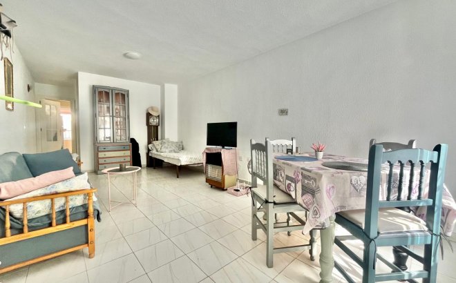 Herverkoop - Appartement -
Torrevieja - Playa de los Locos