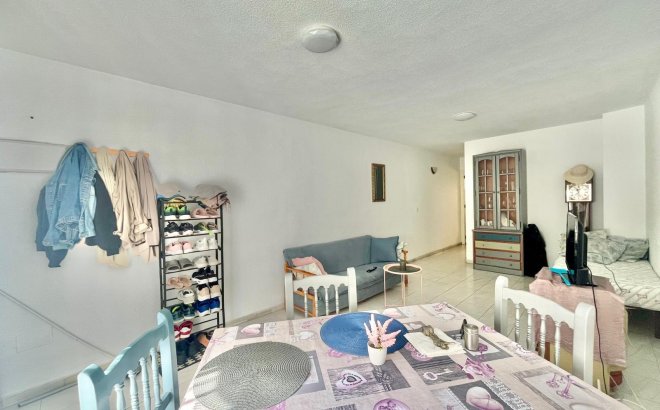 Herverkoop - Appartement -
Torrevieja - Playa de los Locos