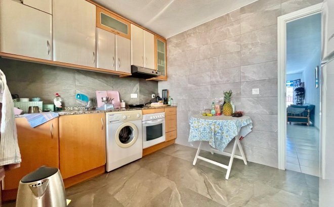 Herverkoop - Appartement -
Torrevieja - Playa de los Locos