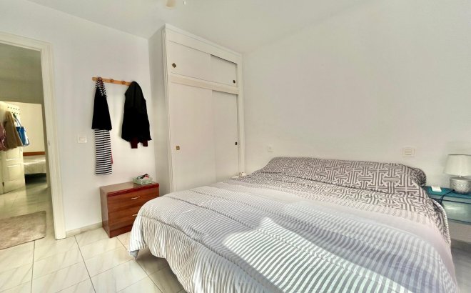 Herverkoop - Appartement -
Torrevieja - Playa de los Locos