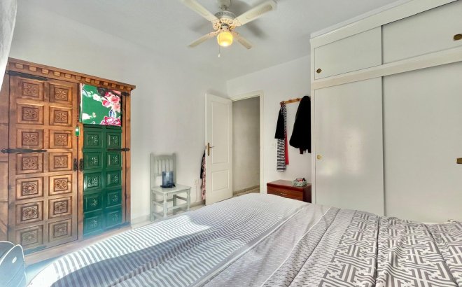 Herverkoop - Appartement -
Torrevieja - Playa de los Locos