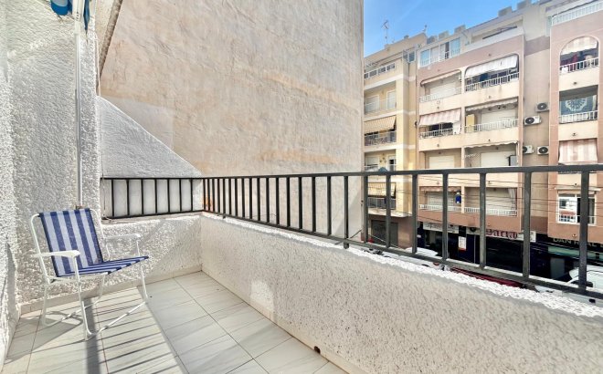 Herverkoop - Appartement -
Torrevieja - Playa de los Locos