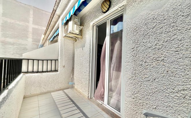 Herverkoop - Appartement -
Torrevieja - Playa de los Locos