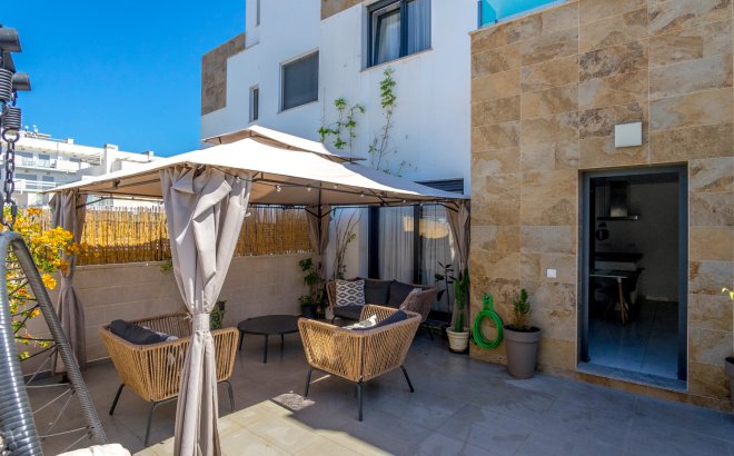 Herverkoop - Villa -
Villamartin - Costa Blanca