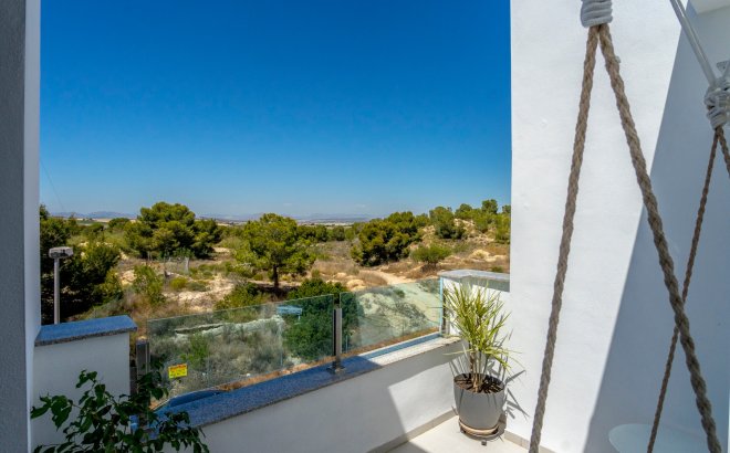 Herverkoop - Villa -
Villamartin - Costa Blanca