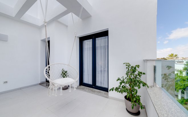 Herverkoop - Villa -
Villamartin - Costa Blanca