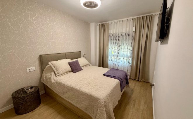 Herverkoop - Appartement -
Torrevieja - Centro