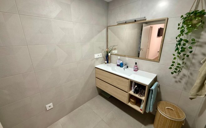 Herverkoop - Appartement -
Torrevieja - Centro