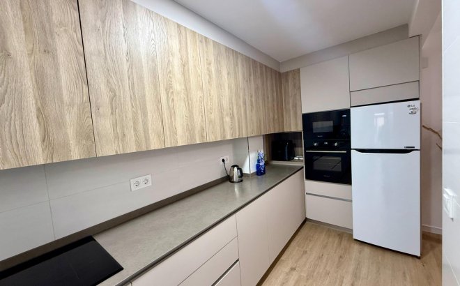 Herverkoop - Appartement -
Torrevieja - Centro
