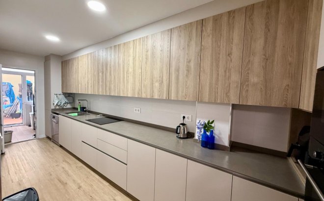 Herverkoop - Appartement -
Torrevieja - Centro