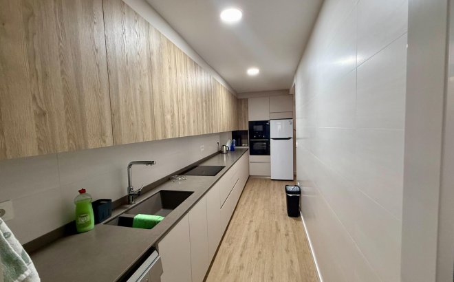 Herverkoop - Appartement -
Torrevieja - Centro