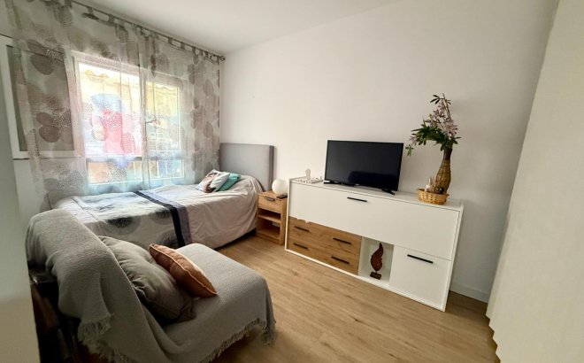 Herverkoop - Appartement -
Torrevieja - Centro
