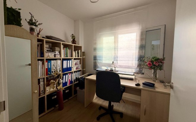 Herverkoop - Appartement -
Torrevieja - Centro