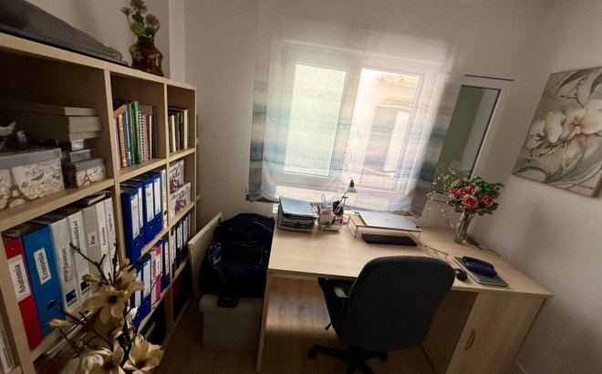 Herverkoop - Appartement -
Torrevieja - Centro