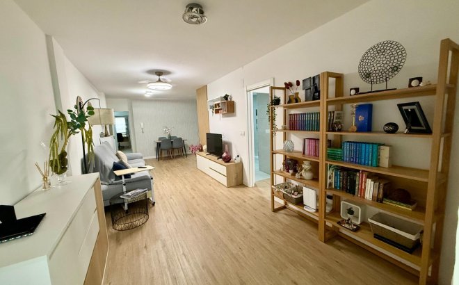 Herverkoop - Appartement -
Torrevieja - Centro