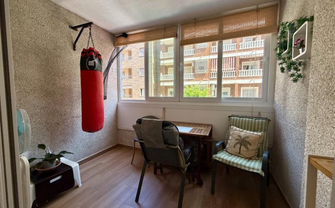 Herverkoop - Appartement -
Torrevieja - Centro