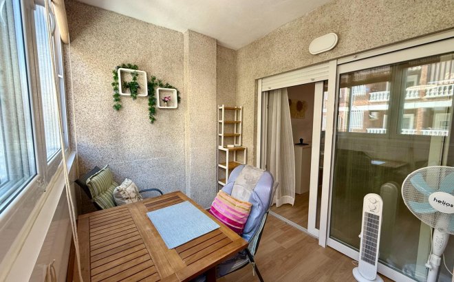 Herverkoop - Appartement -
Torrevieja - Centro