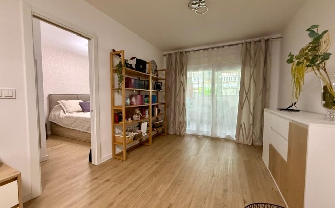Herverkoop - Appartement -
Torrevieja - Centro