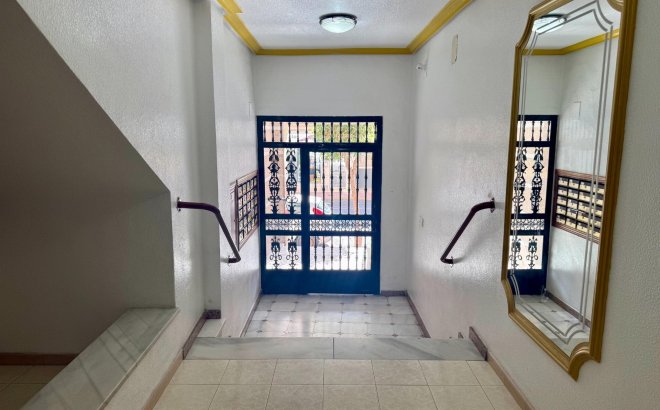 Herverkoop - Appartement -
Torrevieja - Centro