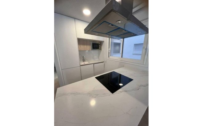 Herverkoop - Appartement -
Torrevieja - Playa de los Locos