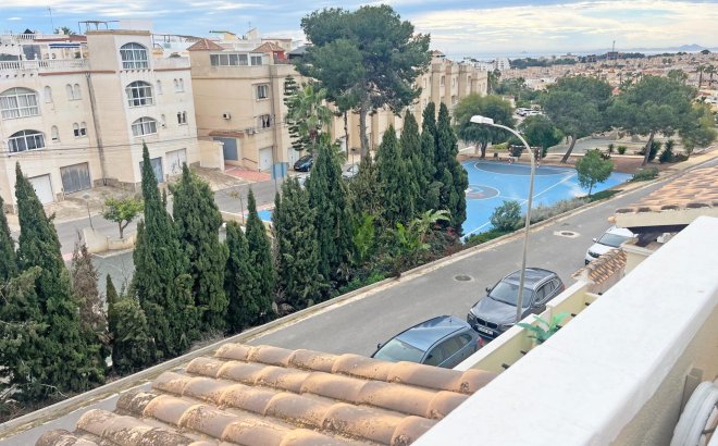 Herverkoop - Dúplex -
San Miguel de Salinas - Las Filipinas