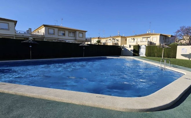 Herverkoop - Bungalow -
Orihuela Costa - Playa Flamenca