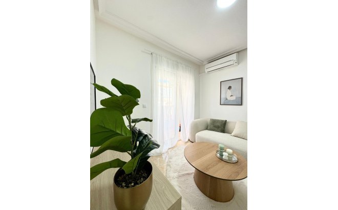Herverkoop - Appartement -
Torrevieja