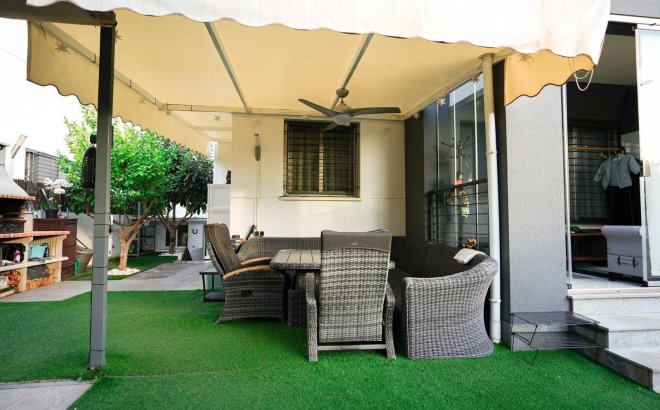 Herverkoop - Town House -
Torrevieja - Aguas Nuevas