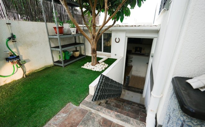 Herverkoop - Town House -
Torrevieja - Aguas Nuevas