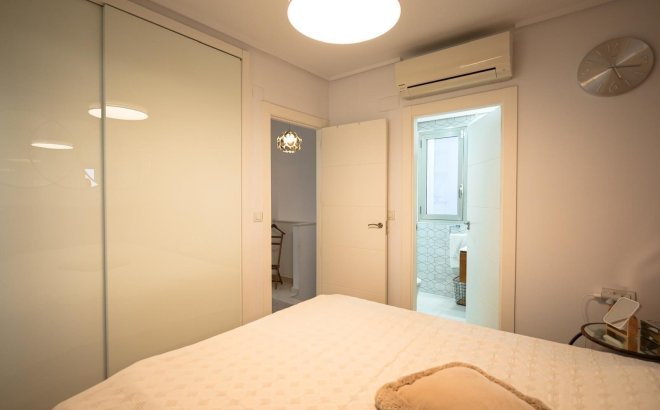 Herverkoop - Town House -
Torrevieja - Aguas Nuevas
