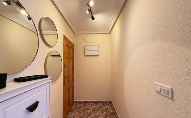 Herverkoop - Appartement -
Torrevieja - Playa de los Locos