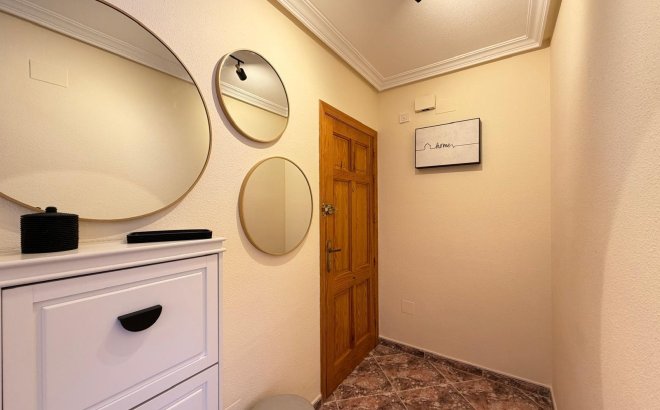 Herverkoop - Appartement -
Torrevieja - Playa de los Locos