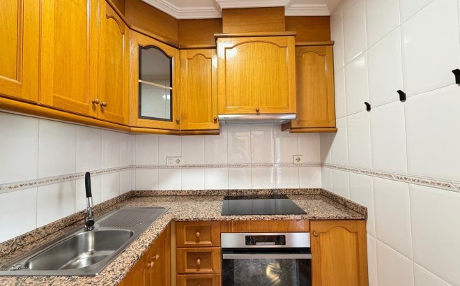 Herverkoop - Appartement -
Torrevieja - Playa de los Locos