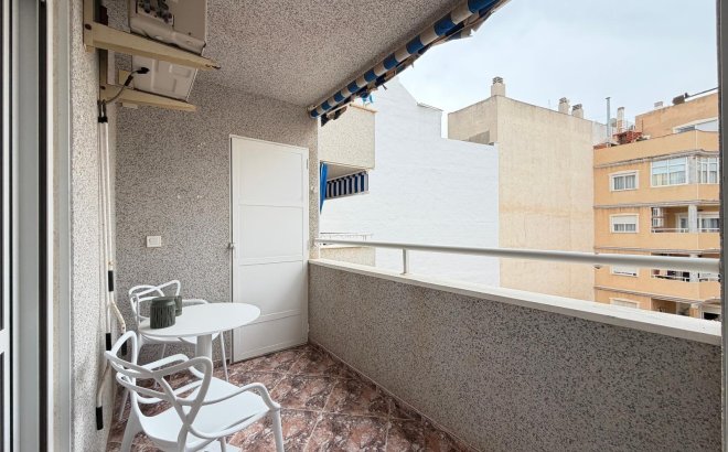 Herverkoop - Appartement -
Torrevieja - Playa de los Locos