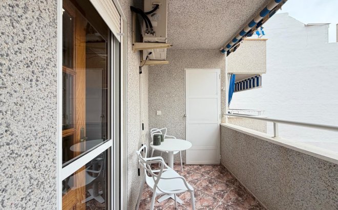 Herverkoop - Appartement -
Torrevieja - Playa de los Locos