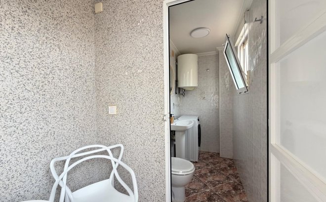 Herverkoop - Appartement -
Torrevieja - Playa de los Locos