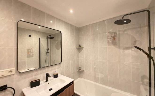 Herverkoop - Appartement -
Torrevieja - Playa de los Locos
