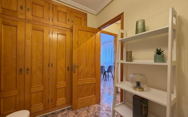 Herverkoop - Appartement -
Torrevieja - Playa de los Locos